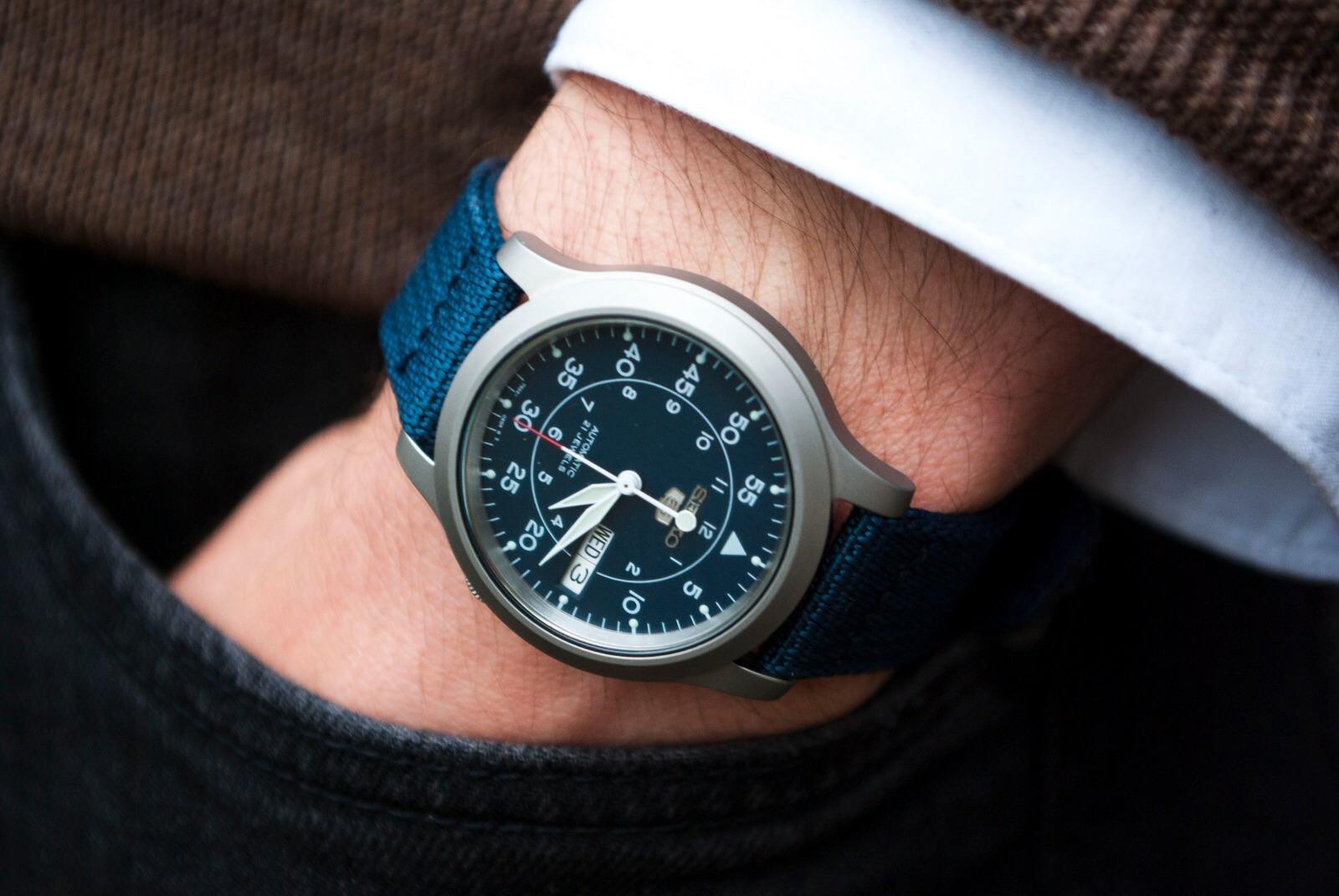Đồng hồ quân đội Seiko 5 SNZG09J trải nghiệm sự bền bỉ cực chất tới 20 năm