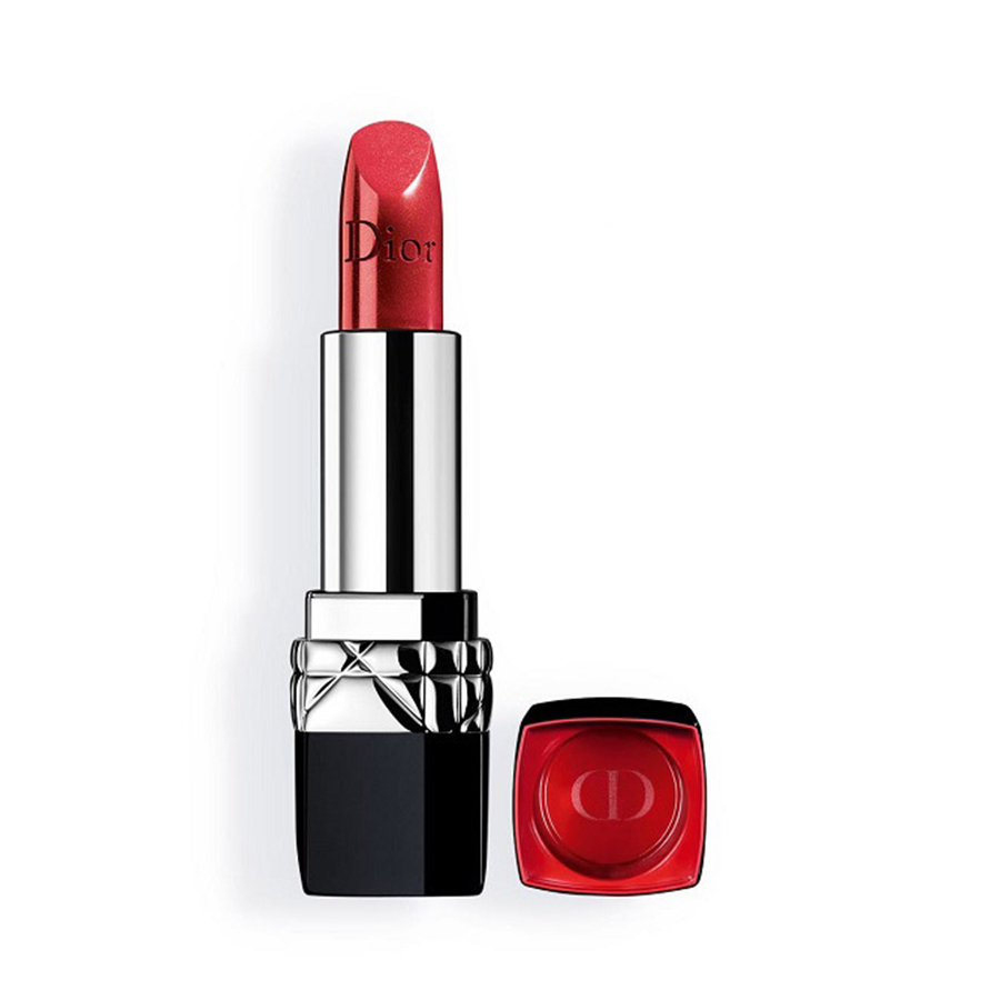 Son Dior Rouge 999 - Với bảng màu đầy sắc thái, son Dior Rouge 999 đem lại cho bạn một màu đỏ quyến rũ và sang trọng. Điểm nhấn cho đôi môi của bạn, khiến bạn trở nên quyến rũ và thu hút mọi ánh nhìn. Chứng kiến hình ảnh son Dior Rouge 999 sẽ khiến bạn muốn sở hữu ngay sản phẩm này.