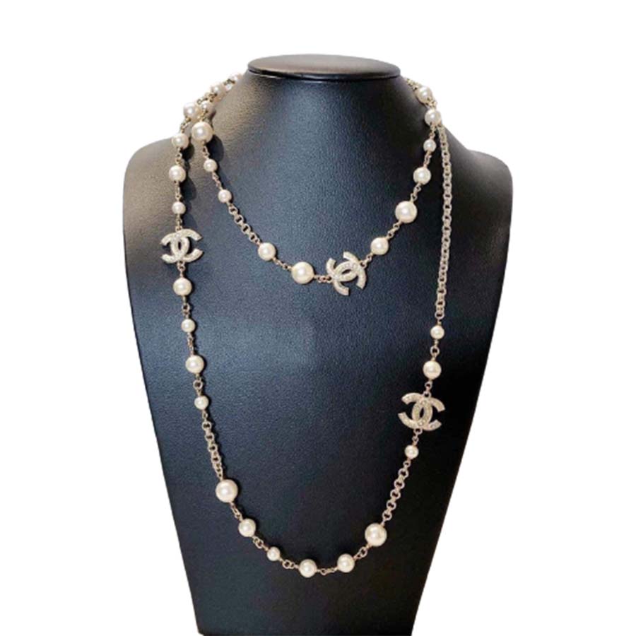 Mua Dây Chuyền Chanel Pearl and Crystal Necklace Ngọc Trai Đính Đá  Chanel   Mua tại Vua Hàng Hiệu h064827