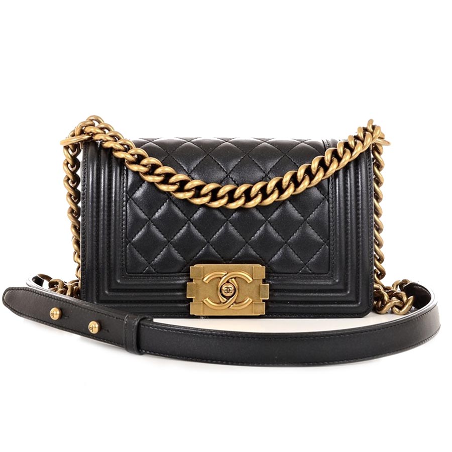 Mua Túi Đeo Vai Chanel Small Boy Lambskin Bag in Pearly Black with Gold  Hardware Màu Đen - Chanel - Mua tại Vua Hàng Hiệu h062669