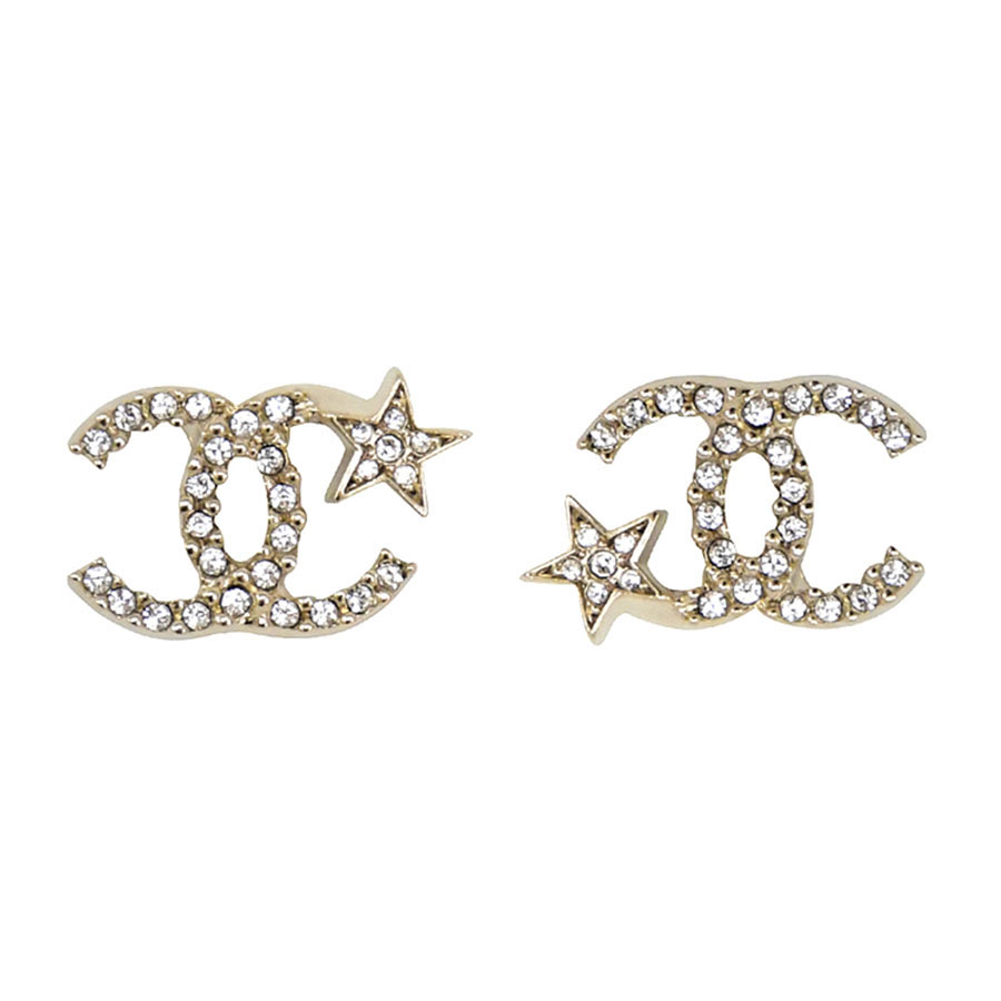 Chanel 21A Coco Neige Pearl Crystal CC Heart Drop Earrings 66270 For Sale  at 1stDibs  chanel earrings chanel earings channel earrings